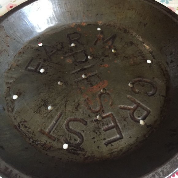 Old Vintage Advertising Pie Pan Farm Crest Pies Tin Aged Dark Photo Prop - Picture 2 of 5